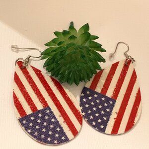 USA Earring, Flag Earring, Patriotic Earring, Fourth of July Earring, Gift Idea